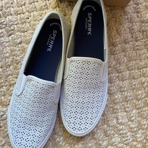 Sperry  NEW